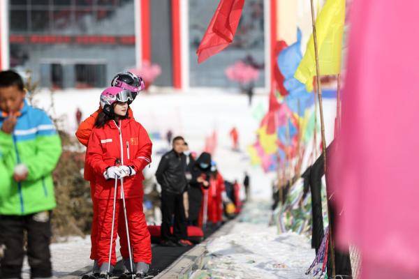 青海：乐享雪趣迎春来