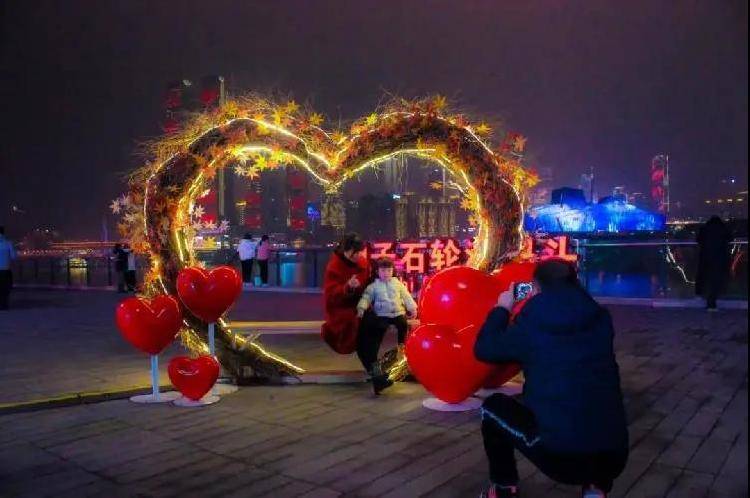 火树银花耀山城，重庆市区新春灯饰已上线！