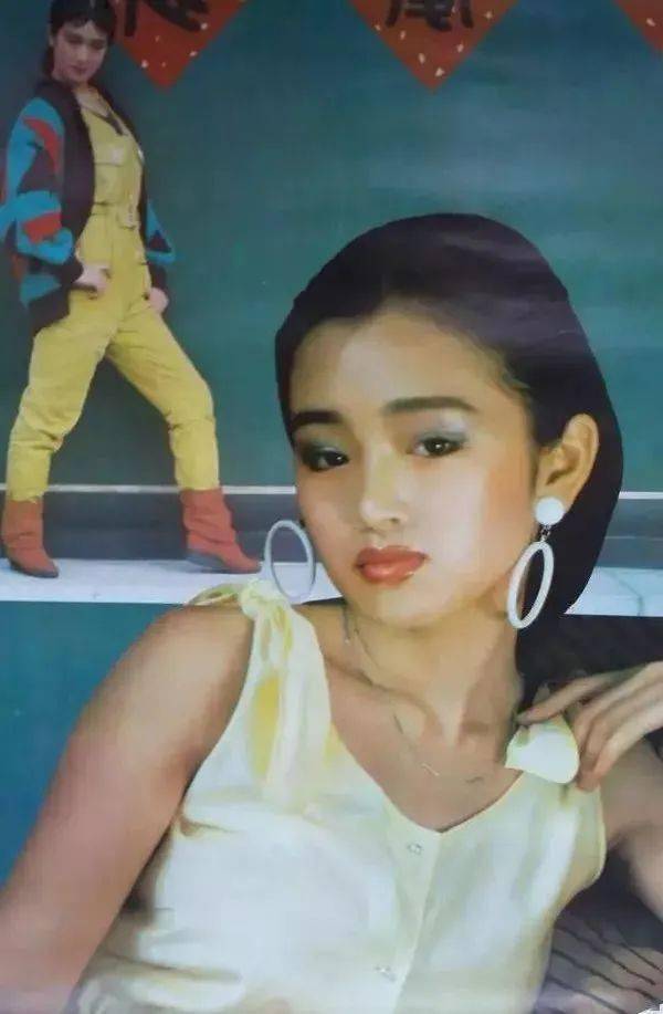 30年前的中国挂历女郎:个个纯天然,美的毫不做作,美的让人窒息_周迅