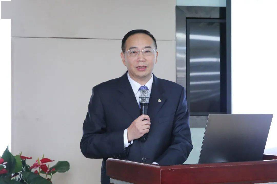 夯体系强能力创价值争一流英特集团召开2021年度工作会议