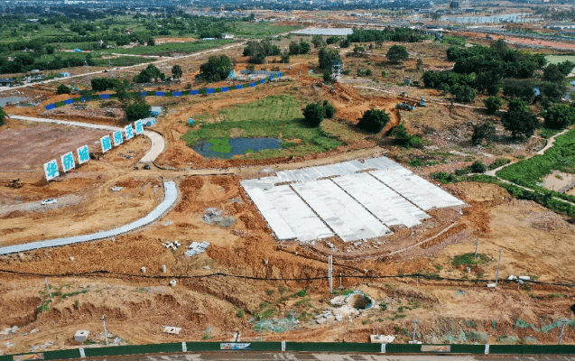 华侨城锦绣天府一期绽fun里商业街及婚宴庆典中心正式封顶