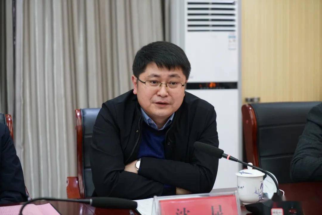 沈昆讲话沈昆在致辞中指出,浮梁大数据产业引导母基金的成立,弥补了我