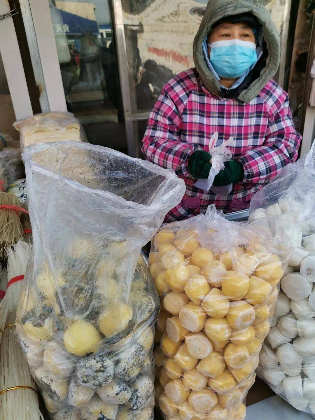 媒体看辽中过年赶大集辽中茨榆坨年货市场真热闹