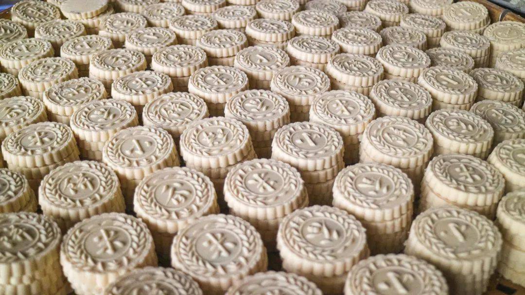 宴席上的"十大碗"佳肴之一有"圆圆满满"之意在广西很多地方都把它作为