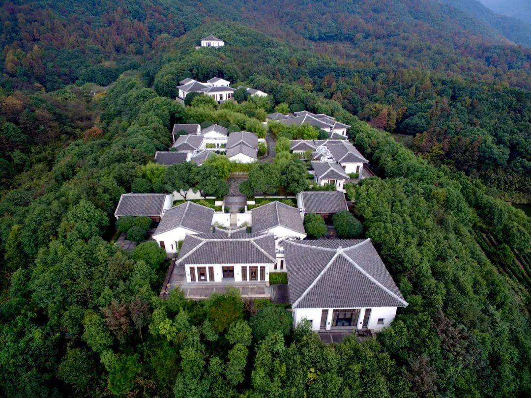 卸下心防,寻一处纯净舒心的秘境安心度假_富春山居