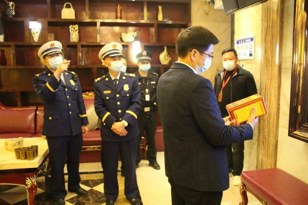 刘文丙副县长带队开展春节前消防安全"夜查"行动 助