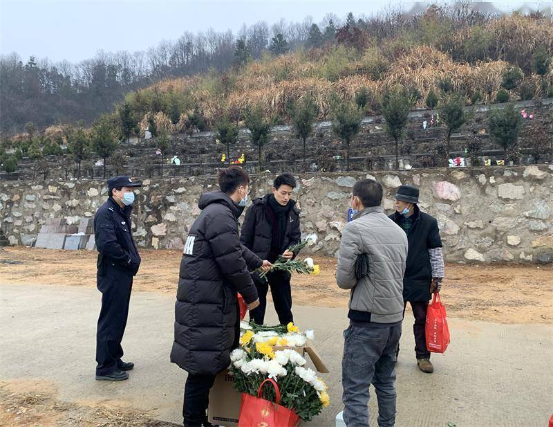 黄甲镇:鲜花换香纸 唤出一方新风