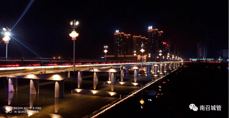 新世纪大桥迎宾大道黄鸭河近年来,南召县城管局按照"一路一景观,一街