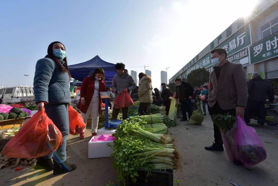 重防疫保供应抓安全稳物价蒙城新发地年味正浓