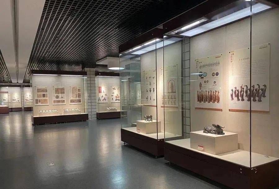 遵义市博物馆主办由遵义市文学艺术界联合会本次展览遵义展场牛年新春