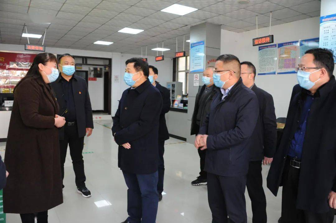 李军信慰问天桥街道司法所所长赵改红