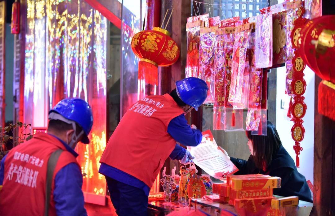 李恒慧 封面新闻记者 刘彦谷 2021年春节的钟声即将响起,大街小巷