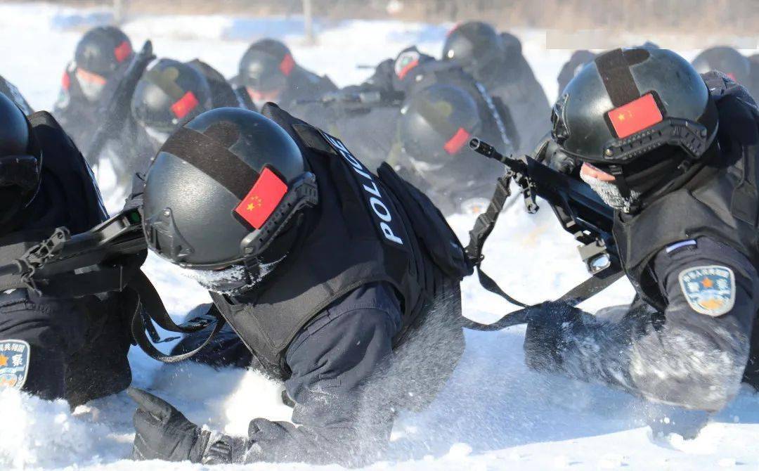 震撼直击巴尔虎突击队极寒训练