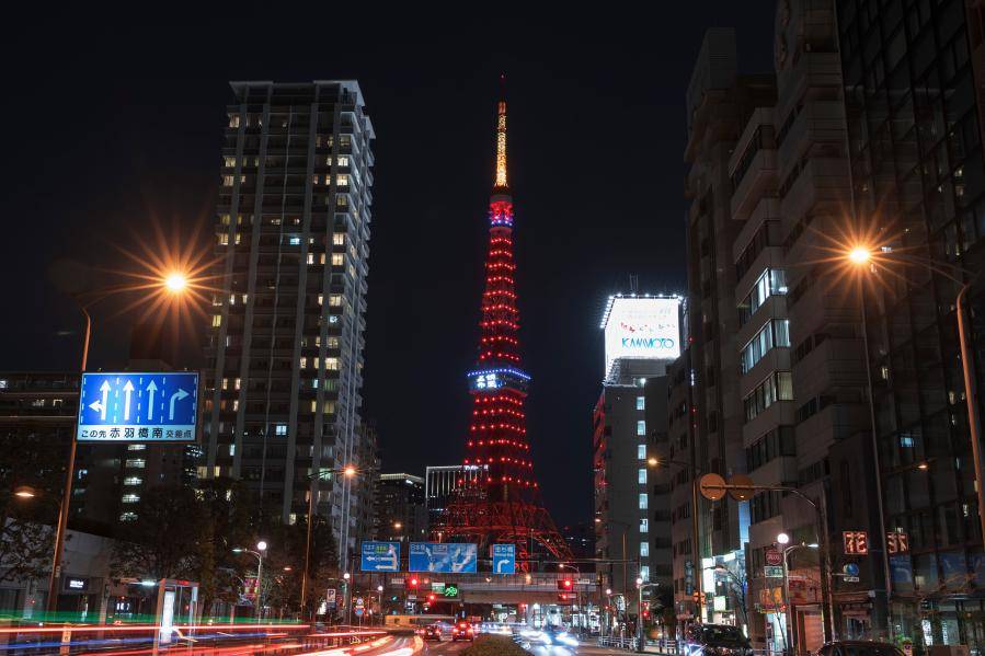 东京塔点亮“中国红”庆祝中国农历新年