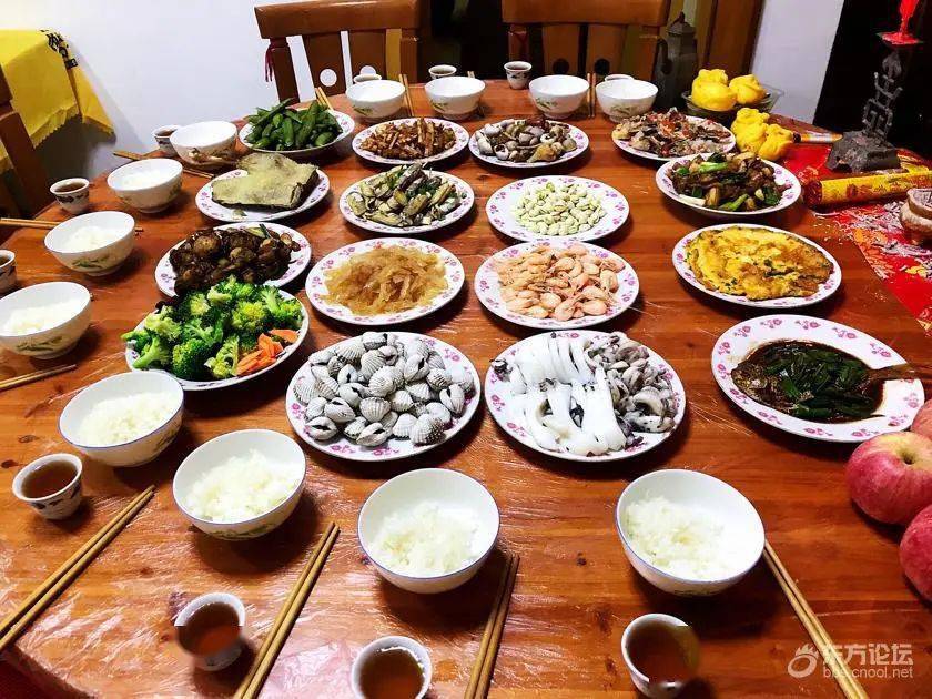 在宁波过年吃要有仪式感看他们晒出的一桌桌年夜饭不仅仅是大鱼大肉