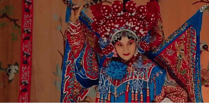 她是中国最具"神秘感"的女演员,平时寂寂无声,一旦登台,光芒万丈_袁泉