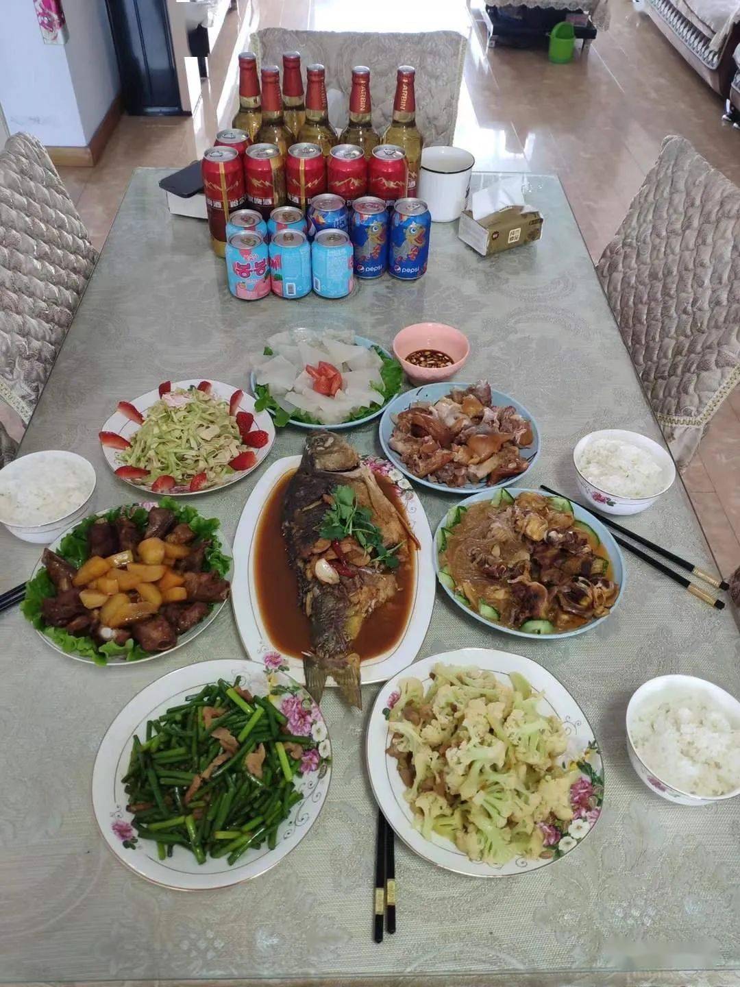 吃吃吃  隔着屏幕都闻到香了,珲春朋友圈年夜饭大赏