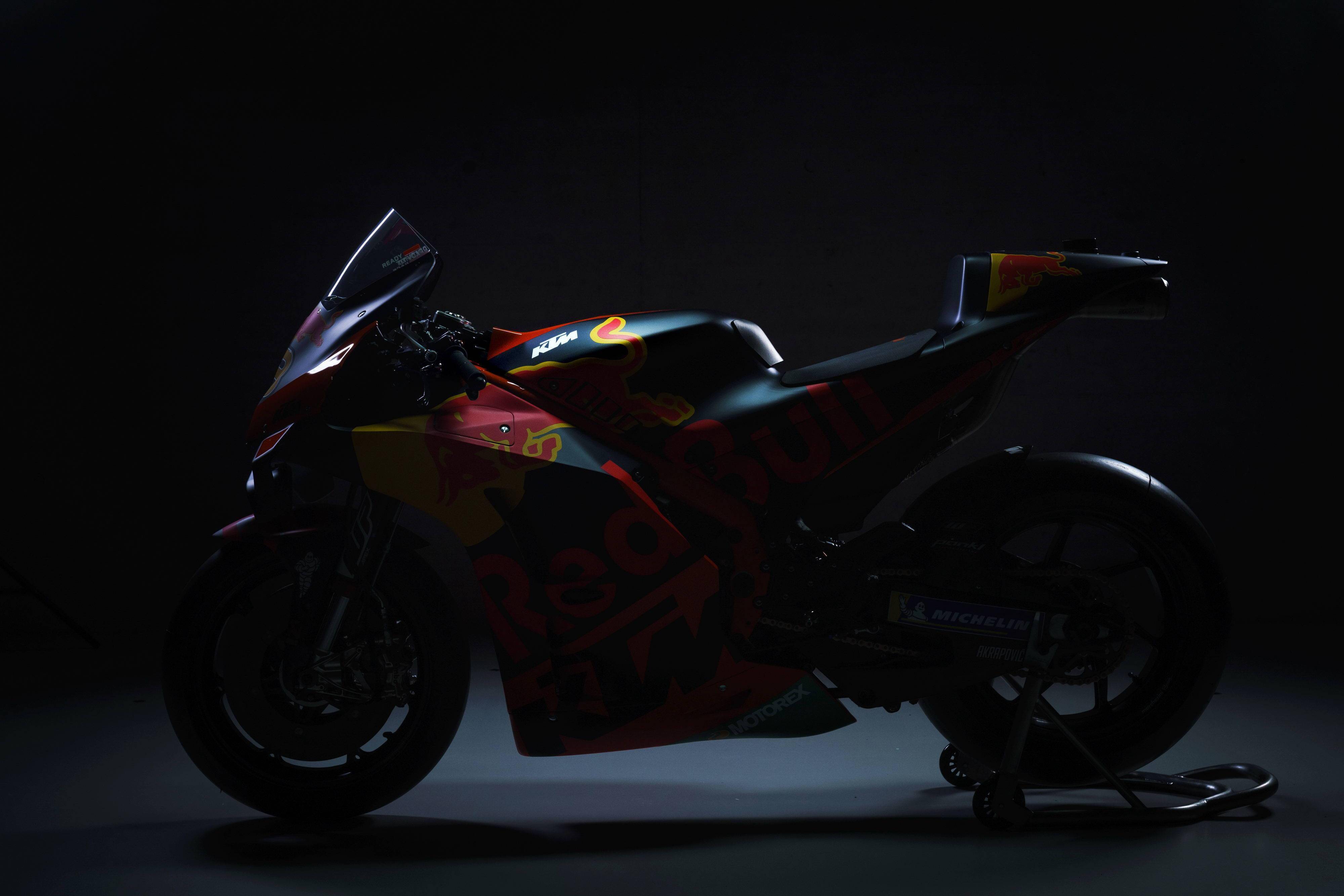 2021 motogp:ktm  厂队版赛车 rc16