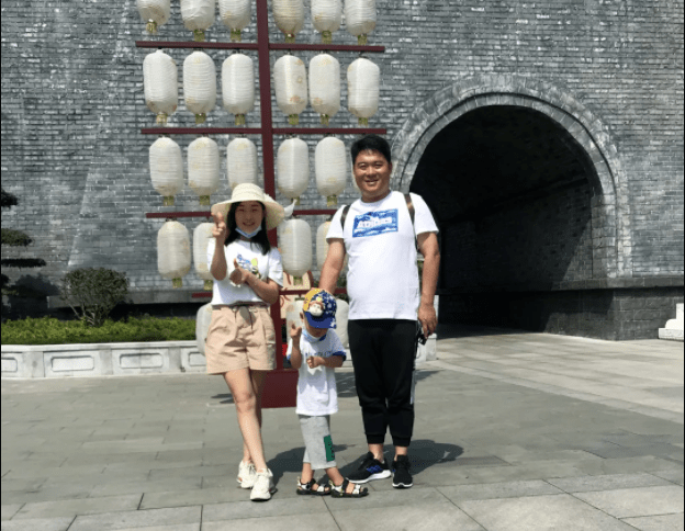 【新春走基层】就地过年 爱在身边