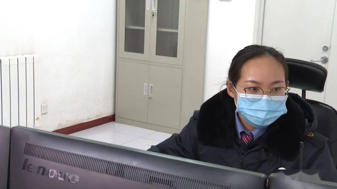 岷县火车站客运主任 李丽君:在疫情防控工作中,我们会给旅客提供一个