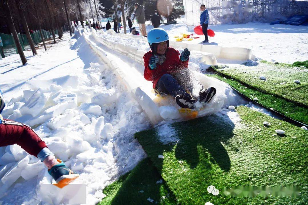 孩子们滑雪真牛!劳动公园冰雪乐园