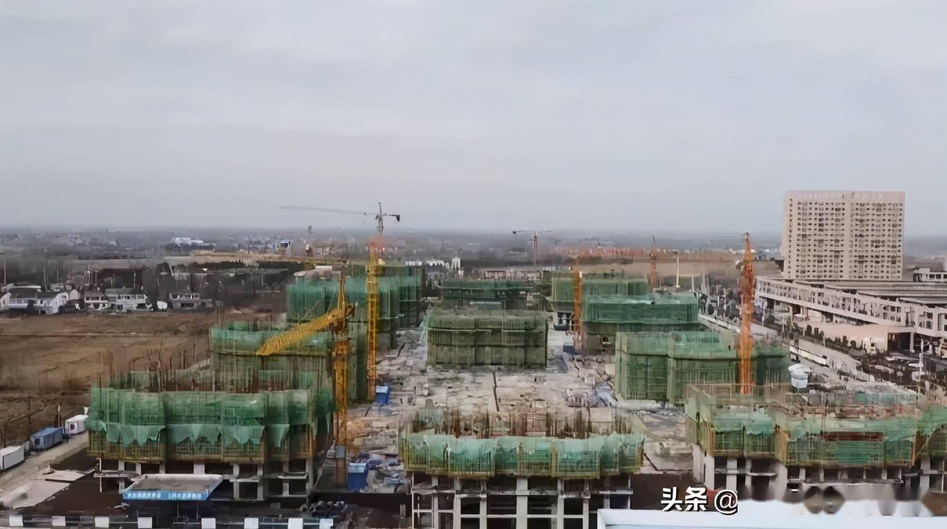 由寿光建设集团承建的首个大型高层群体住宅项目舒城县兰亭新宇小区