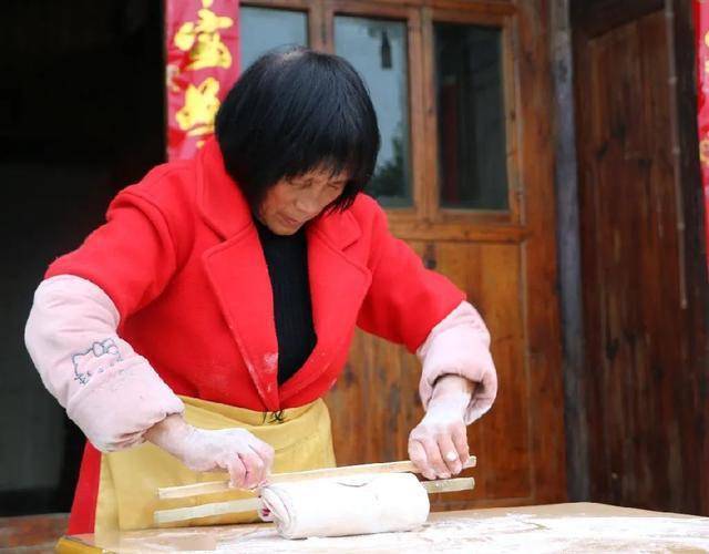 网络中国节春节思南花甜粑印撘在内里的幸福年味