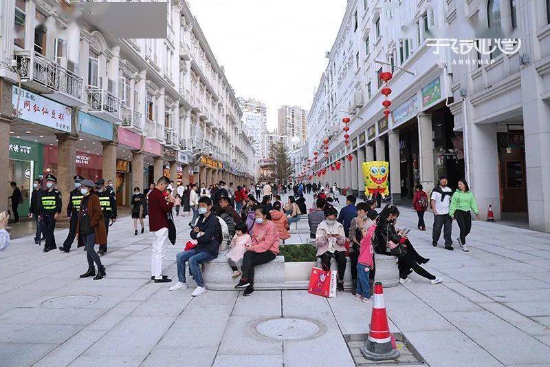 新年中山路人潮再现东段已成真正步行街