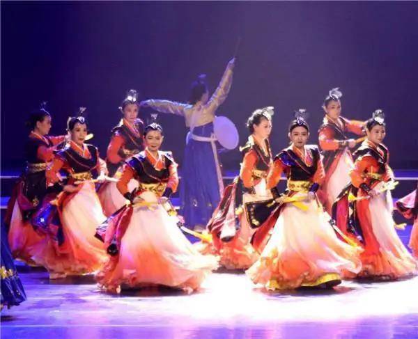 【网络中国节·春节】福盈冰城·云享中国年丨上过央视的这支舞蹈真的“美”了