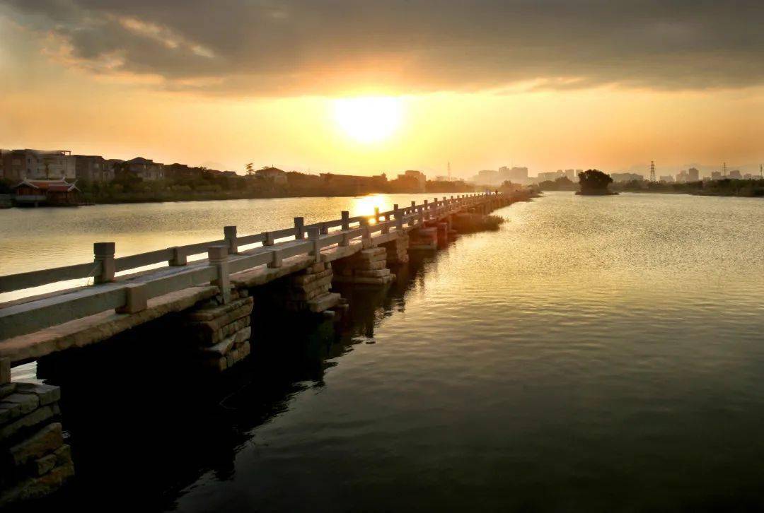 【七绝】《安平飞虹》庄灿煌