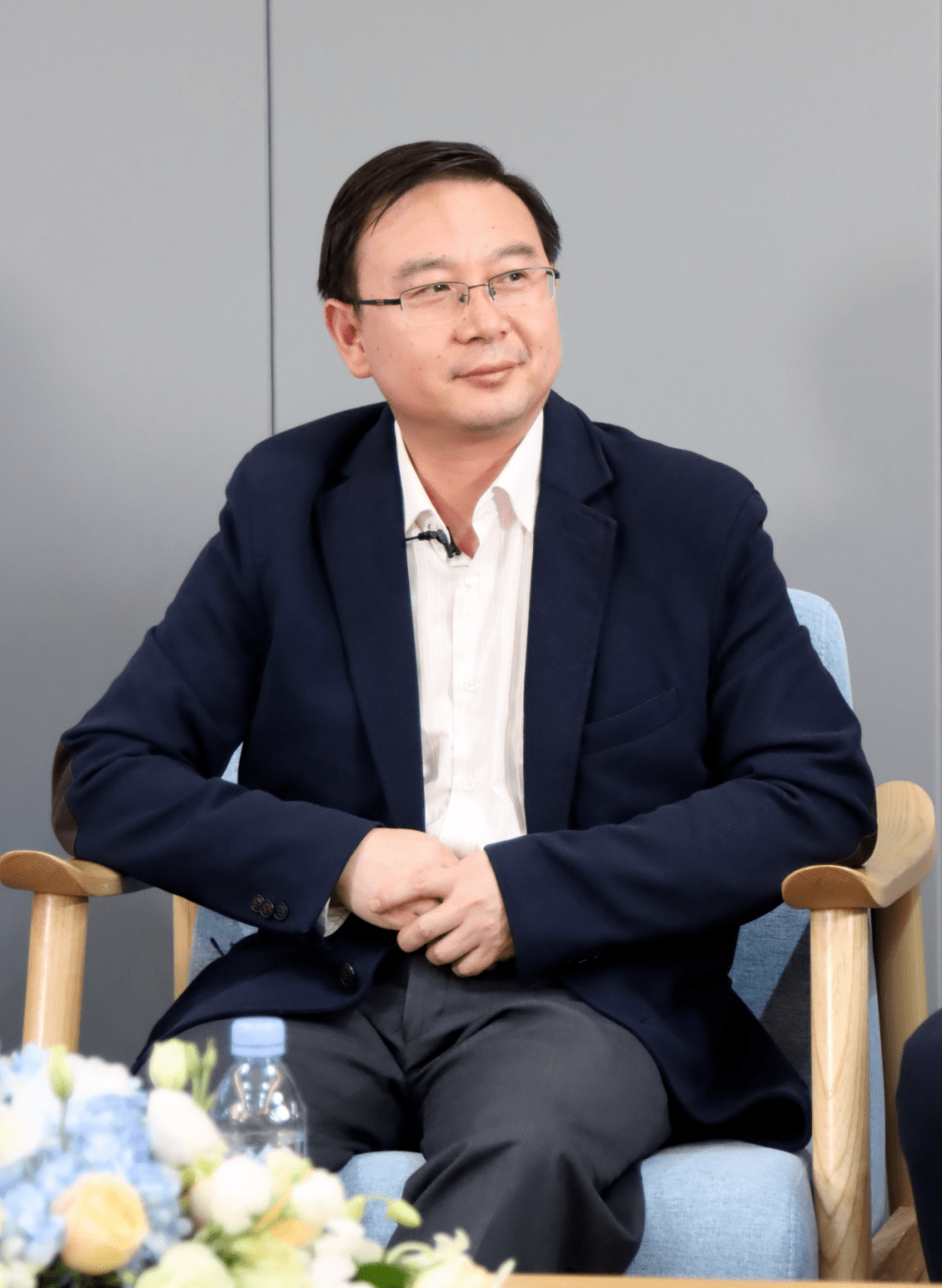 本书作者杨雪锋杨雪锋,经济学博士,博士后,美国俄亥俄州立大学访问