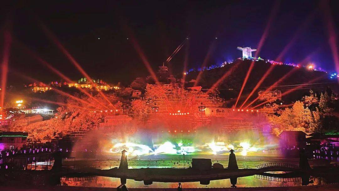 牛年嗨翻大宝山千年火龙精彩亮相