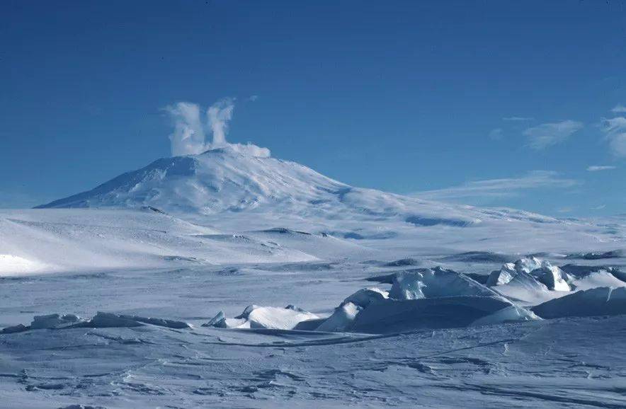 南极洲也有火山 不但有而且很多 我国卫星拍到南极最大火山喷发 伯斯