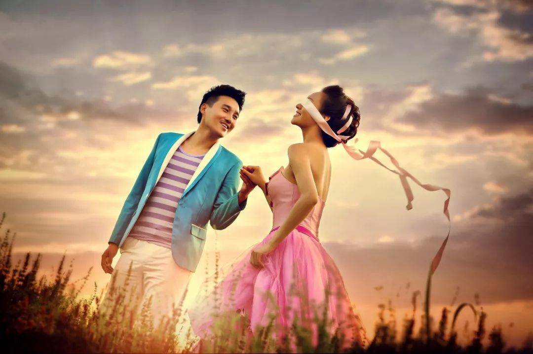 男人的一生,站得高不高,走得远不远,取决于能否遇到个好女人,这女人