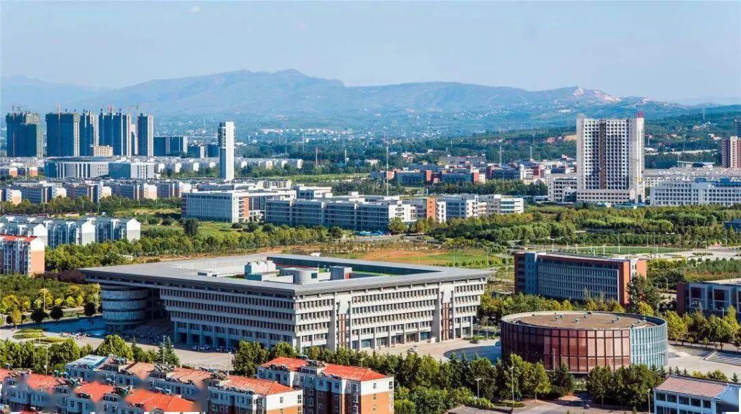 2002年,由洛阳工学院,洛阳医学高等专科学校,洛阳农业高等专科学校