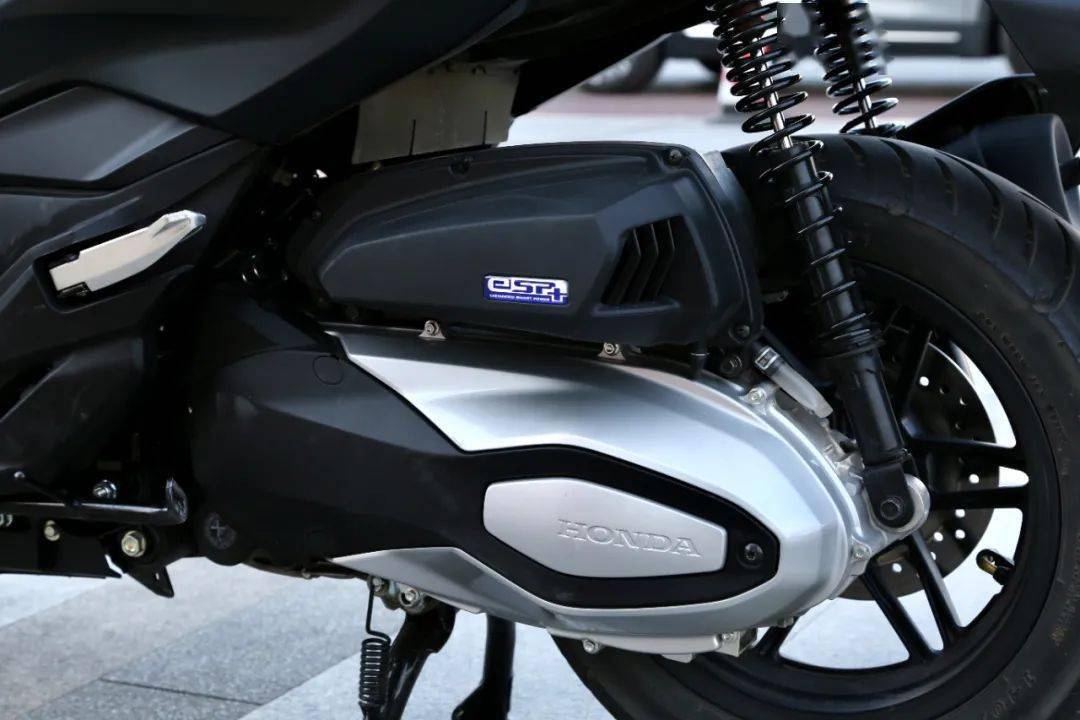 中排车型丨【实驾测试】5万能买的进口honda nss350踏板是什么体验?