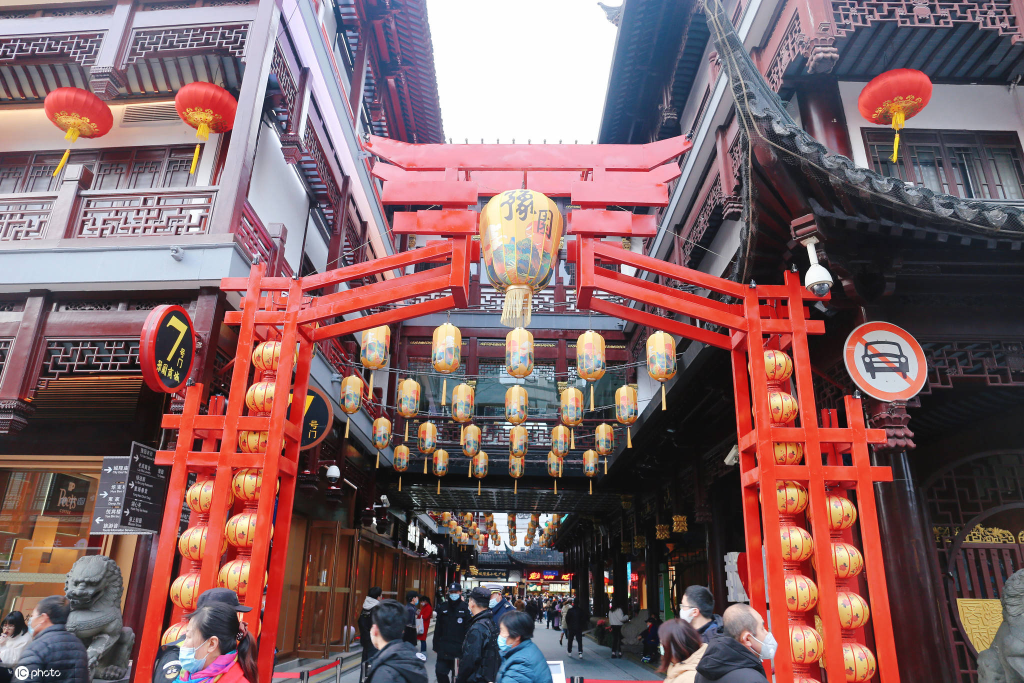 上海：魔都春节消费红火 同比增逾八成