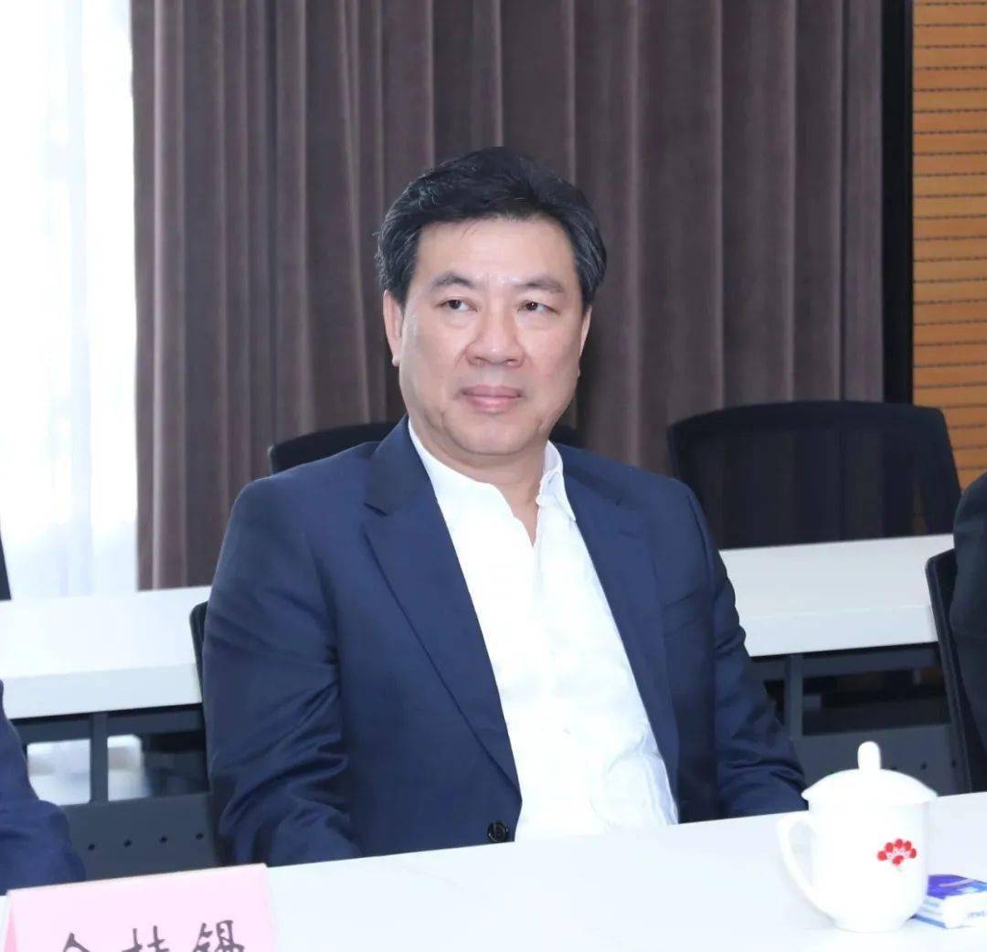 我会常务副会长孙杰深(左),常务副会长兼秘书长李楚