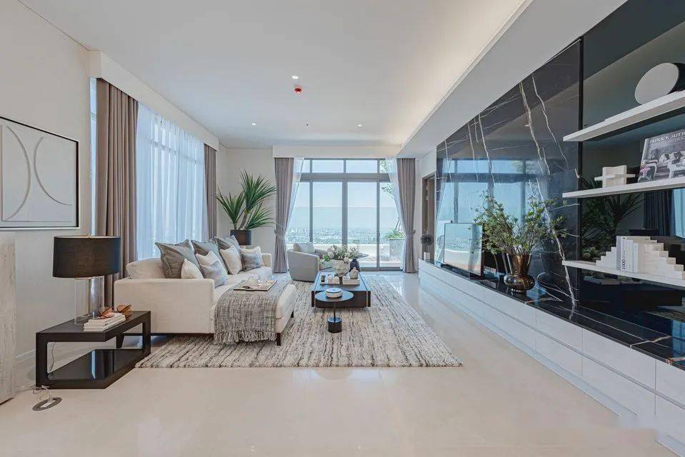 高层198平米超大户型平层出售!