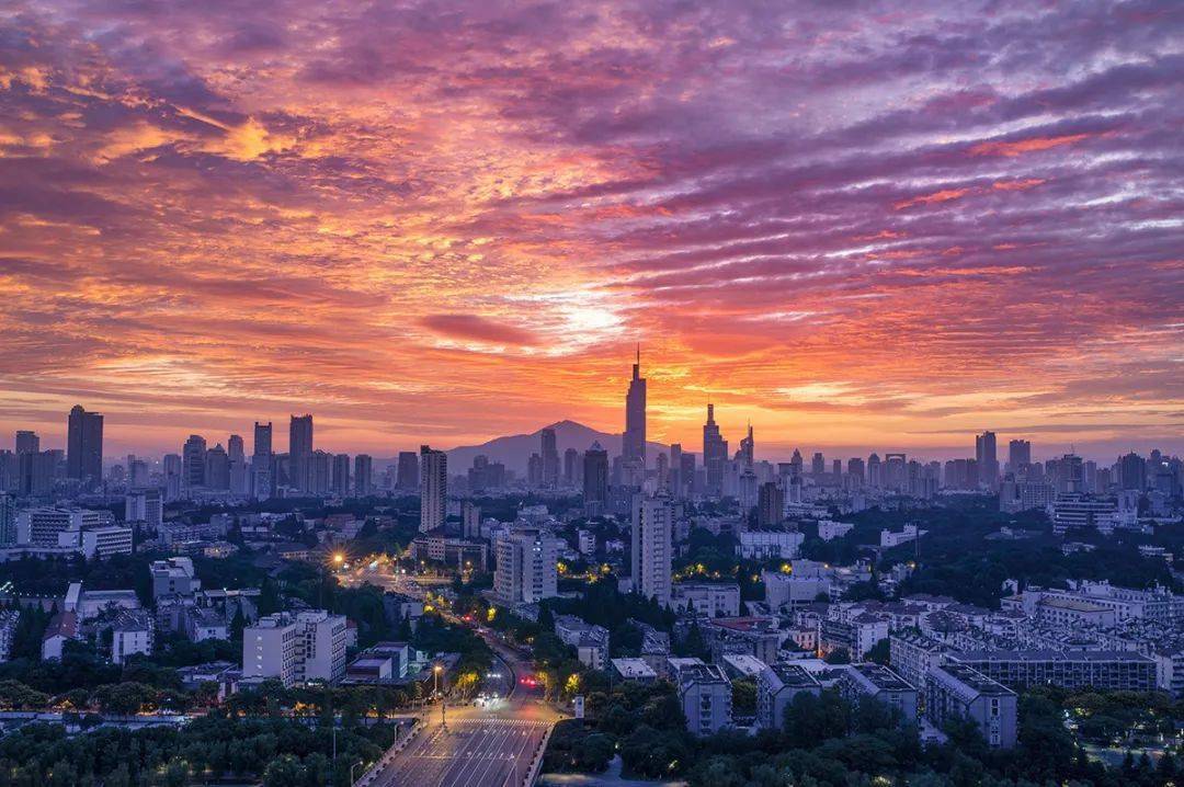 全国人均gdp十强城市_夜晚城市图片(3)