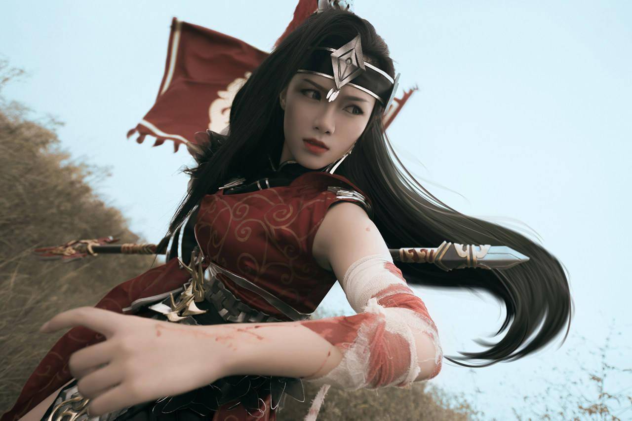 剑网三 天策 破虏军娘cosplay 不负铠甲 不恋红妆 柔情