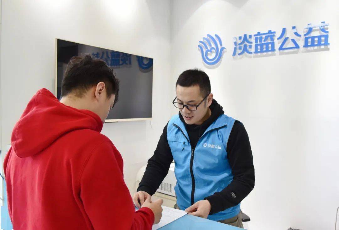 全北京仅12人淡蓝公益陈子煌获评全国优秀工会工作者称号