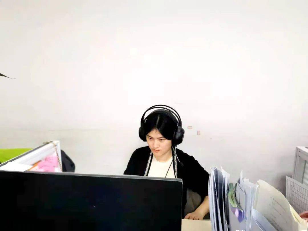 小英陈烨老师专注优雅成就她的师者魅力