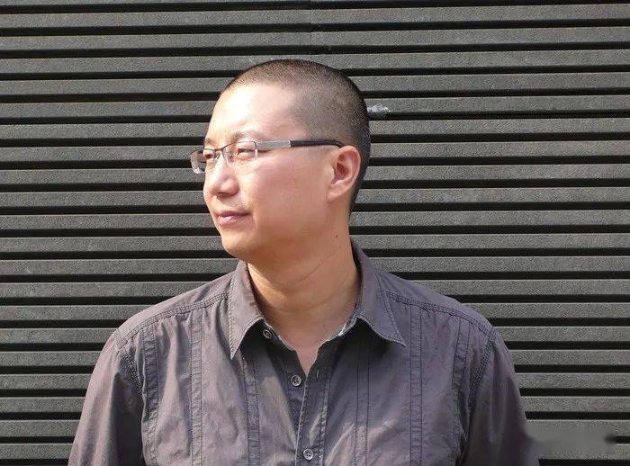 陈晓峰,1975年 生于北京1998年 毕业于中央美术学院中国画系 获学士