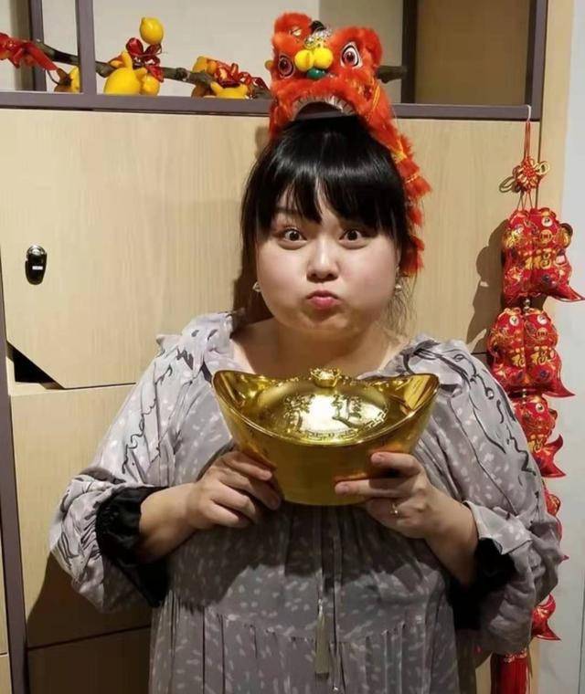 从未拍过拖,36岁"细细粒"陈嘉佳对感情无幻想:外表我一定输