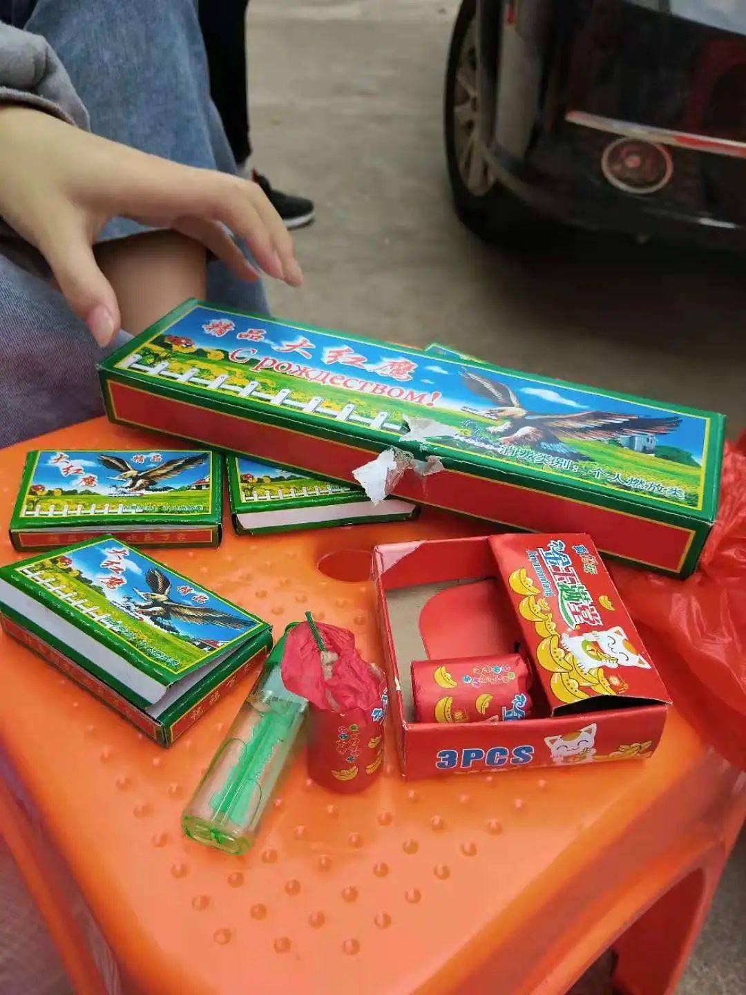 甩炮可以算是小孩子久违的年味了吧16:法学2002班 傅裕向下滑动查看