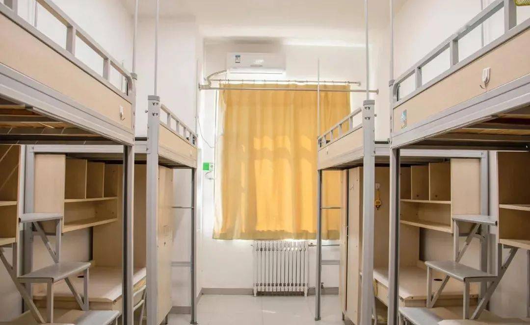 睡过双一流学生宿舍后把宿舍照片分享给你们看看你们想去的学校宿舍长