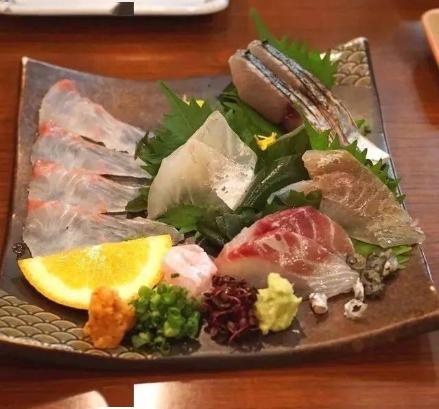 刺身----日本人對可以直接生吃肉類的一種叫法,刺身料理慢慢賞_生魚片