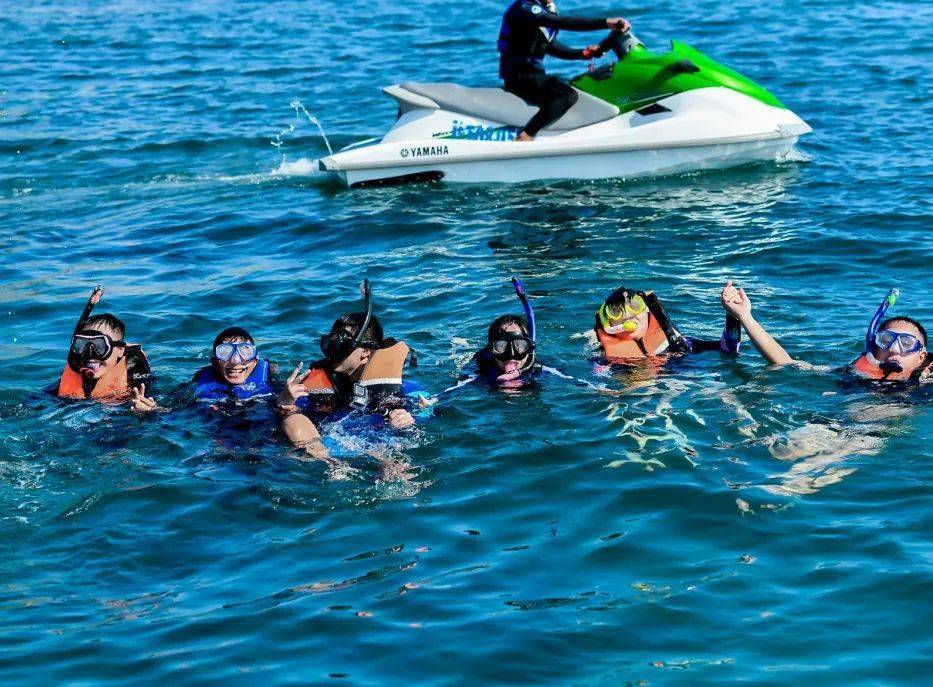 春风十里不如海边等着您万宁这个多彩海湾等您来哦