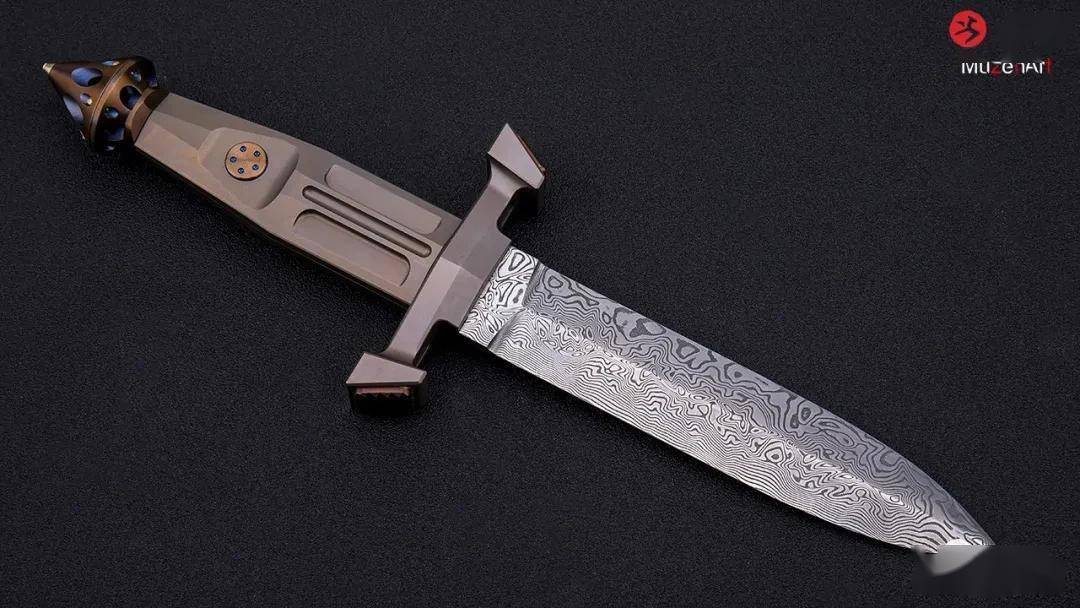 可展示,可实用,还能吹着玩儿,造型硬派,蒸汽朋克式独特作品_钛合金